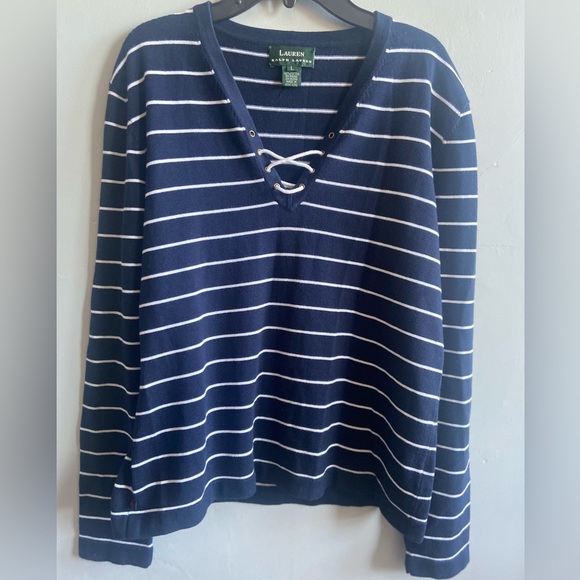 Size Large Long Sleeve shirt. 100% cotton. Very nice by Ralph Lauren - Picture 3 of 5